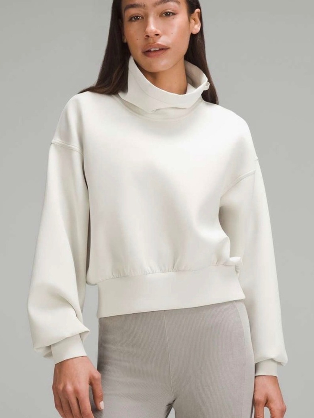 Lululemon Women's Pale Purple Grey Mock Neck Sweatshirt Size 8